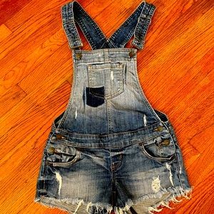 GUESS - XS - Vintage - 90’s - 00’s - Y2K - denim short distressed overall